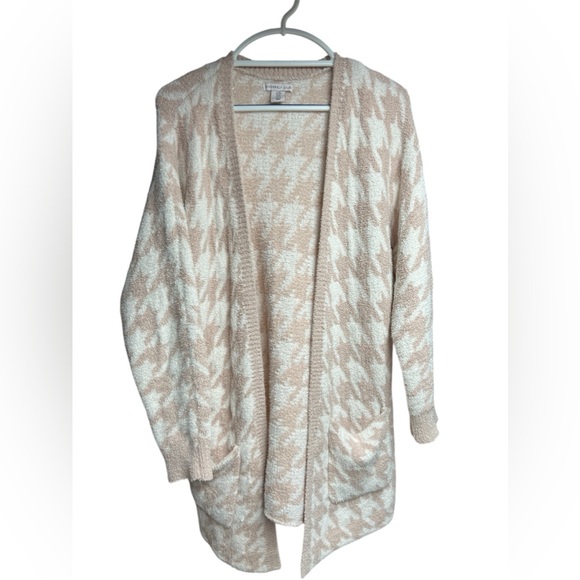 Sincerly Jules Sweaters - Sincerly Jules Women’s Medium Cream Geometric Shape Sweater Shawl